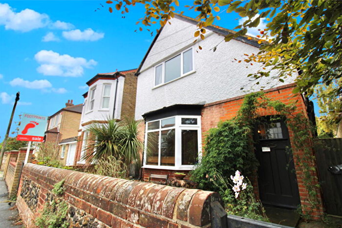 3 Bedroom Detached House For Sale In Walmsley Road, Broadstairs, CT10