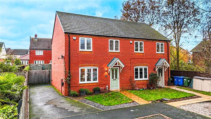 3 Bedroom Semi Detached House For Sale In Swallowhurst, Hockley, Tamworth, Staffordshire, B77