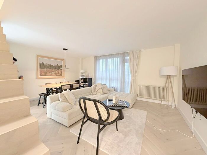 3 Bedroom Flat To Rent In Cochrane Street, London, NW8