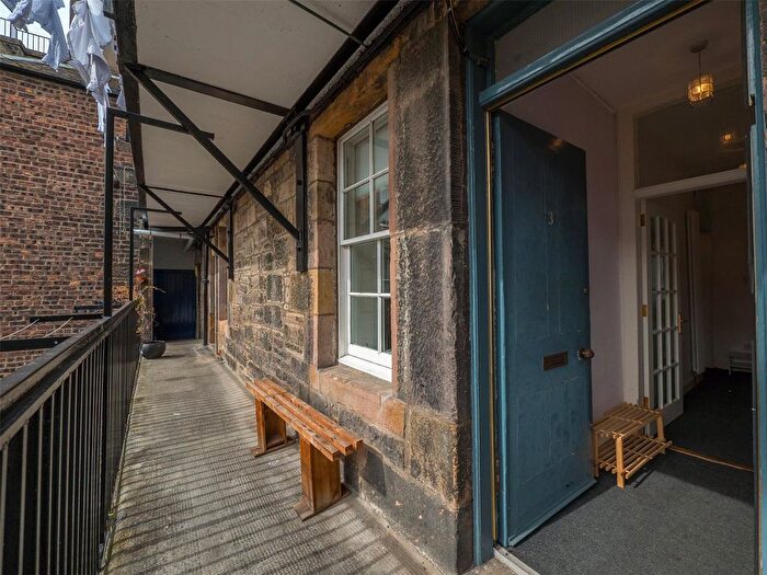 2 Bedroom Flat To Rent In Grassmarket, Edinburgh, EH1