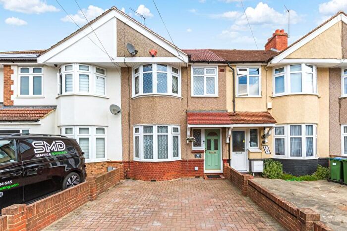 3 Bedroom Terraced House For Sale In Oaklands Avenue, Sidcup, DA15