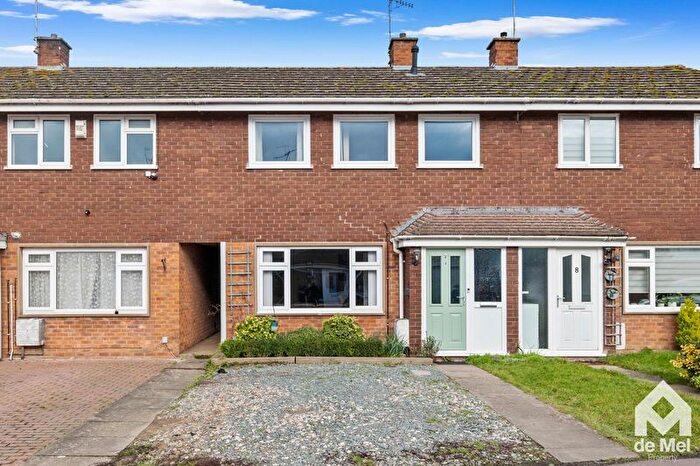 3 Bedroom Terraced House For Sale In Fountain Gardens, Evesham, WR11