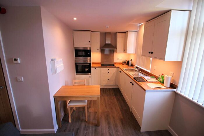 1 Bedroom Private Hall To Rent In James Lane, LA1