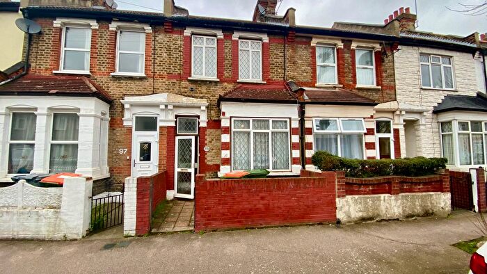 2 Bedroom Terraced House For Sale In Pulleyns Avenue, East Ham, E6
