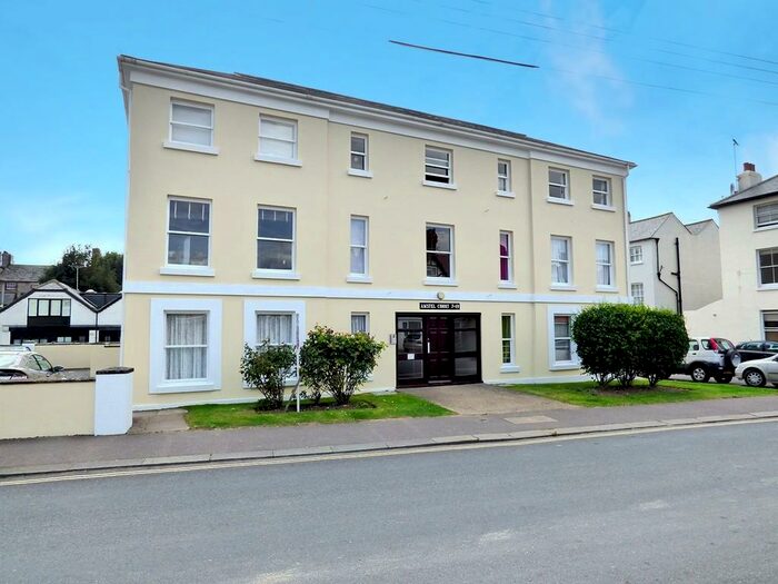 1 Bedroom Apartment To Rent In Selborne Road, Littlehampton, BN17