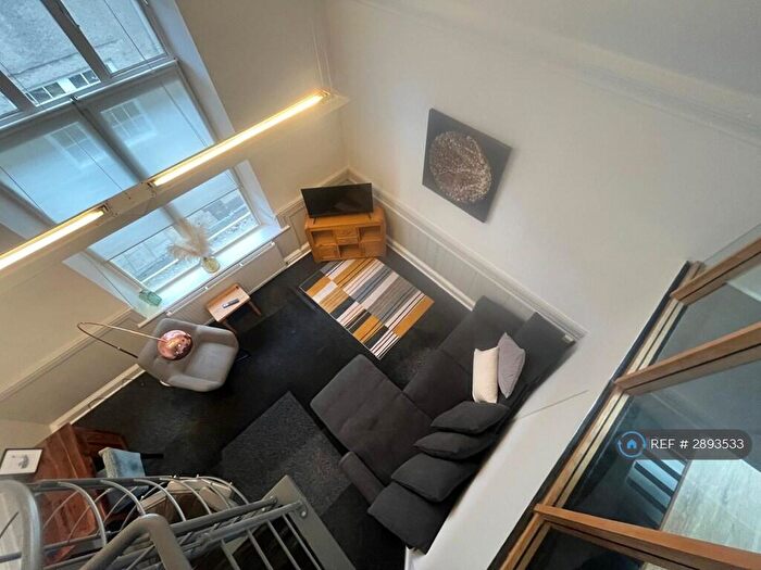 2 Bedroom Flat To Rent In Abbey Road, Sherborne, DT9