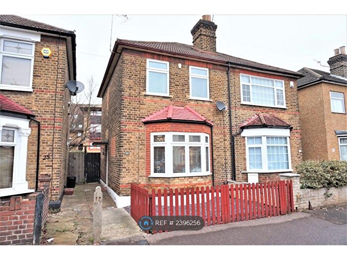 2 Bedroom Semi-Detached House To Rent In Honiton Road, Romford, RM7