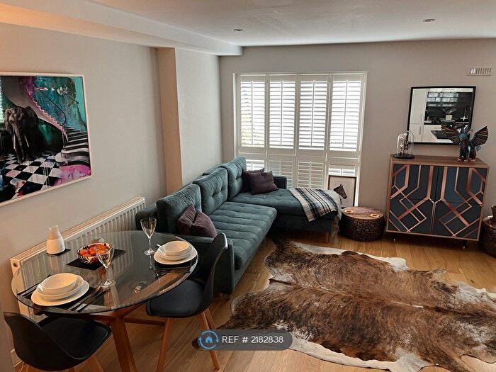 1 Bedroom Flat To Rent In Larkhall Lane, London, SW4