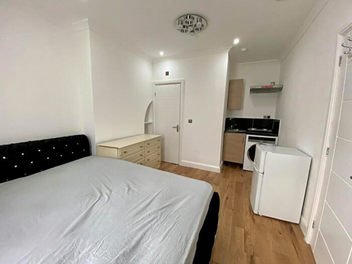 Studio To Rent In Whitefoot Lane Bromley, BR1