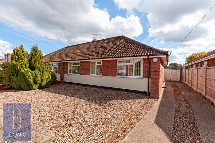 3 Bedroom Semi-Detached Bungalow For Sale In Westwood Drive, Hellesdon, Norwich, NR6