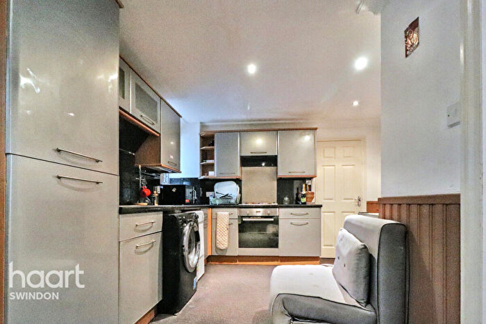 1 Bedroom Maisonette To Rent In The Retreat, Swindon, SN6