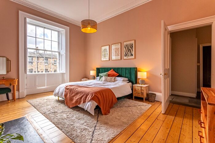 3 Bedroom Flat To Rent In Fettes Row, New Town, Edinburgh, EH3