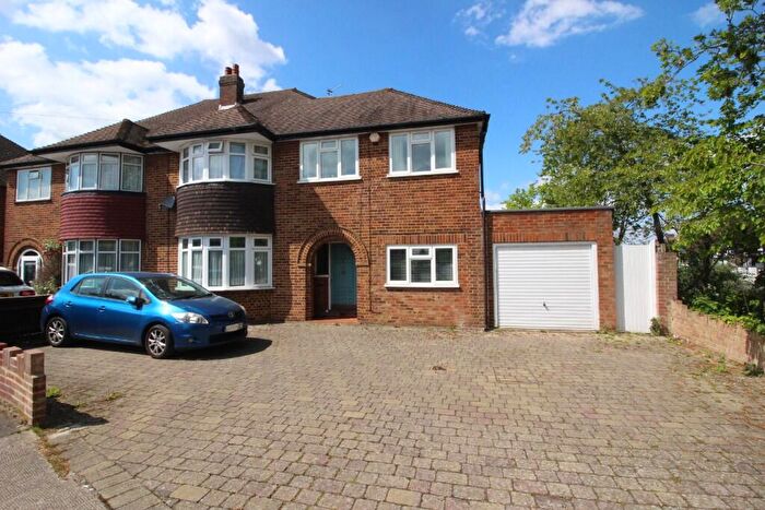4 Bedroom Semi-Detached House To Rent In Downfield, Worcester Park, KT4