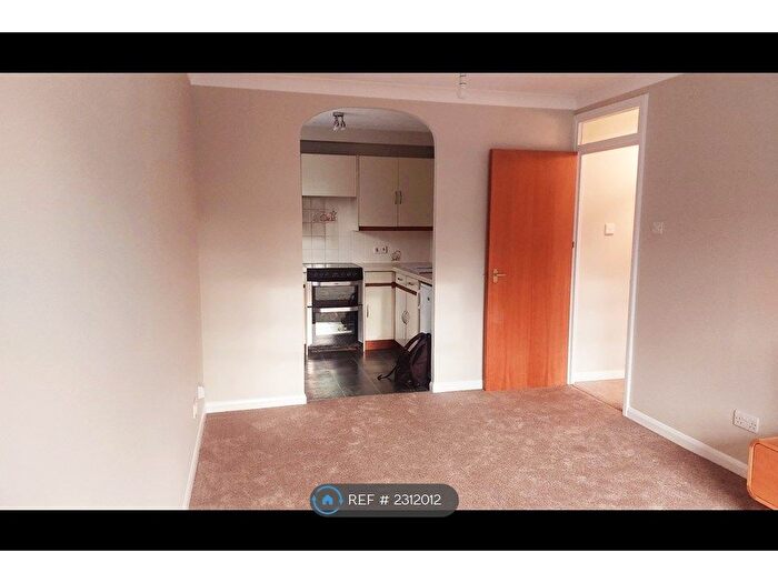 1 Bedroom Flat To Rent In Melford Court, Sutton, SM2