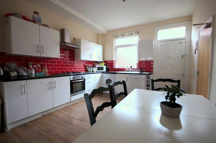 6 Bedroom Terraced House To Rent In Headingley Avenue, Headingley, Leeds, LS6