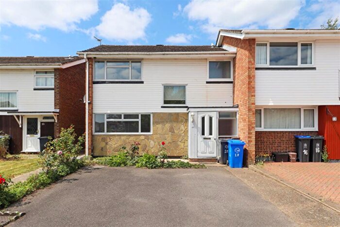 3 Bedroom End Of Terrace House For Sale In Grange Way, Iver, SL0