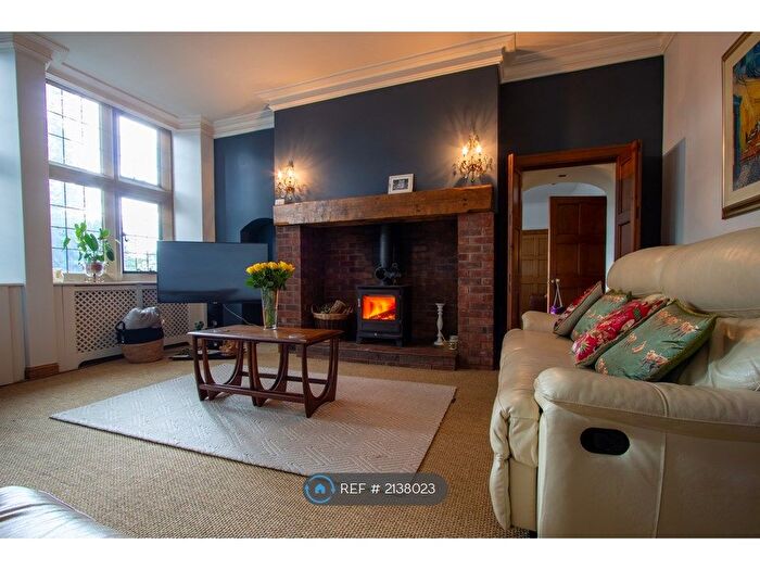 4 Bedroom Semi-Detached House To Rent In Springkell Avenue, Glasgow, G41