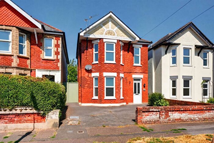 2 Bedroom Flat To Rent In Castlemain Avenue, Southbourne, Bournemouth, BH6