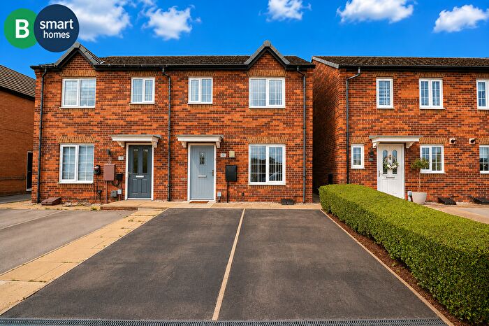 3 Bedroom Semi-Detached House For Sale In Buzzard Avenue, Mexborough, S64