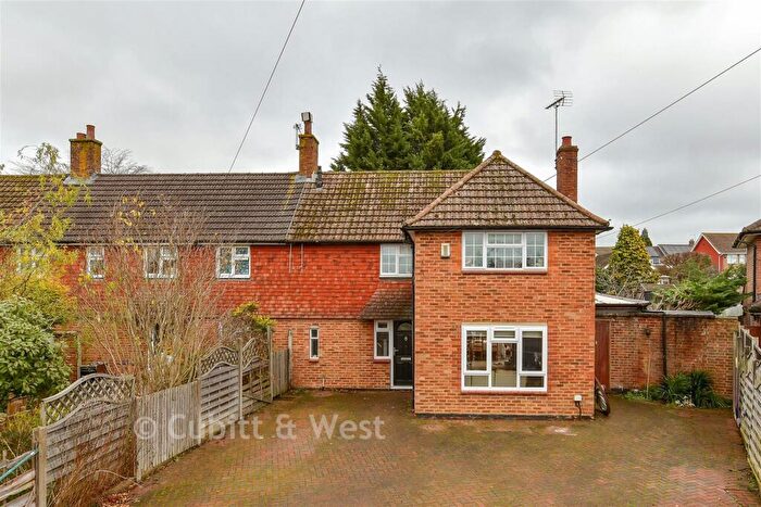 3 Bedroom End Of Terrace House For Sale In Middlemead Road, Great Bookham, Surrey, KT23