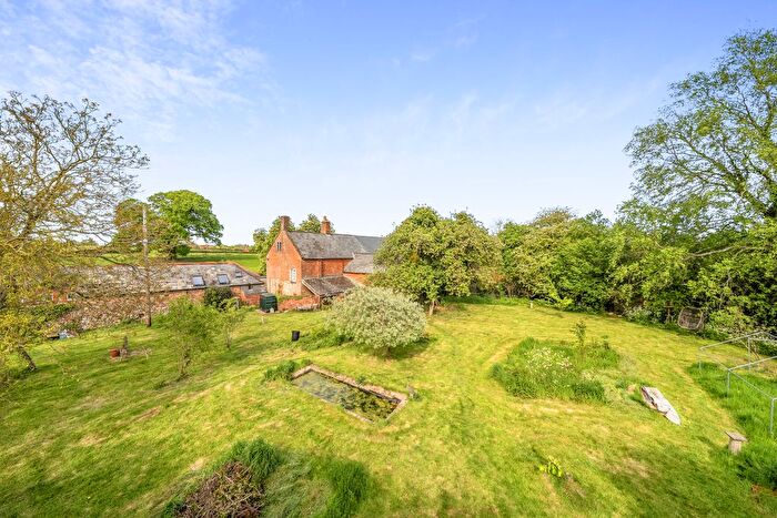 5 Bedroom Semi Detached House For Sale In Standle, Wellington, TA21