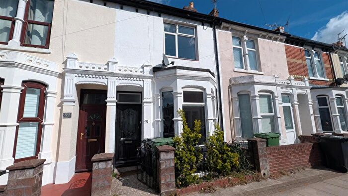 3 Bedroom Terraced House To Rent In Grayshott Road, Southsea, PO4