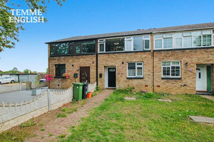 3 Bedroom Terraced House For Sale In Rise Park, Basildon, SS15