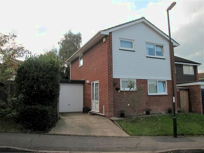 3 Bedroom Detached House To Rent In Lingfield Drive, Worth, Crawley RH10