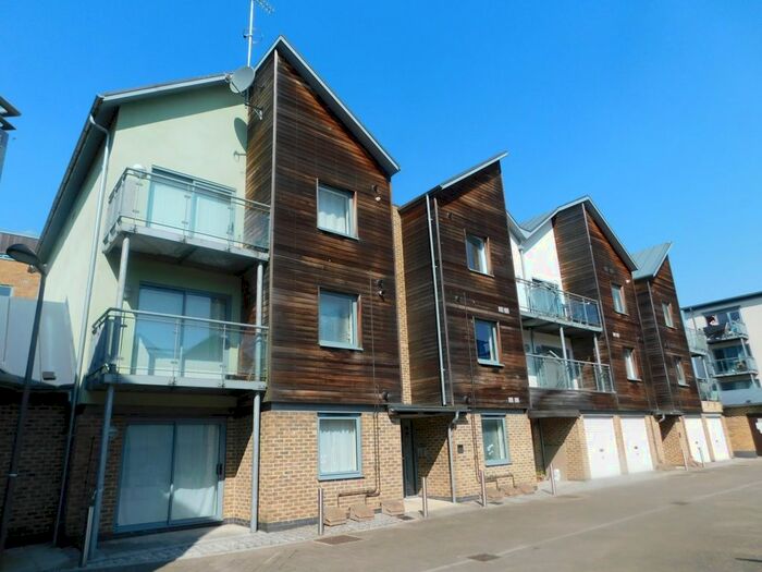 1 Bedroom Flat To Rent In Marine House, Colchester, CO2