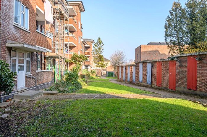 1 Bedroom Flat For Sale In Trinity Road, London, N22