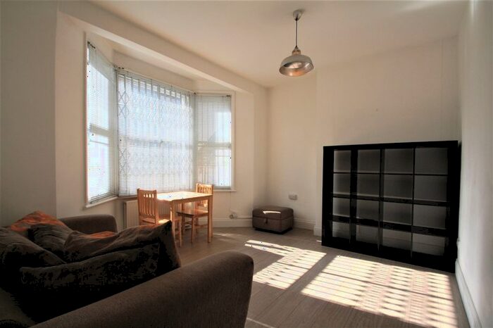 1 Bedroom Flat To Rent In Blackstock Road, London, N4