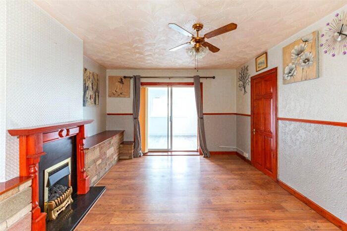 3 Bedroom Terraced House For Sale In Wilton Close, Bristol, BS10