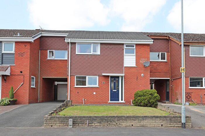 3 Bedroom Link Detached House For Sale In Turin Drive, Newcastle, ST5