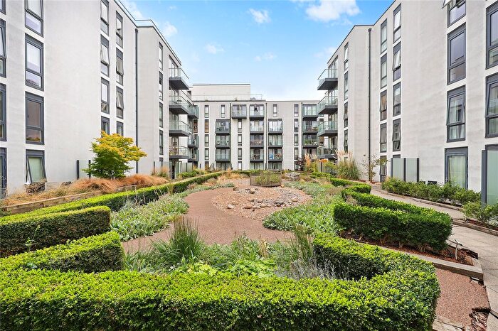 2 Bedroom Flat For Sale In Central Street, London, EC1V