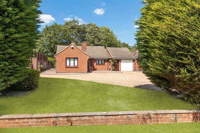 5 Bedroom House For Sale In Crick Road, Rugby, CV21