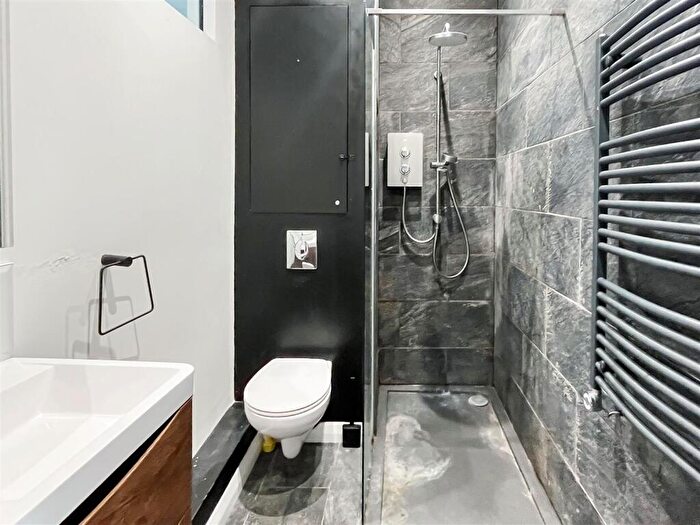 1 Bedroom Apartment For Sale In South Terrace, Littlehampton, BN17