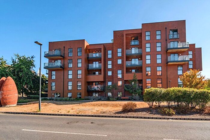 2 Bedroom Flat For Sale In Callender Road, Erith, DA8