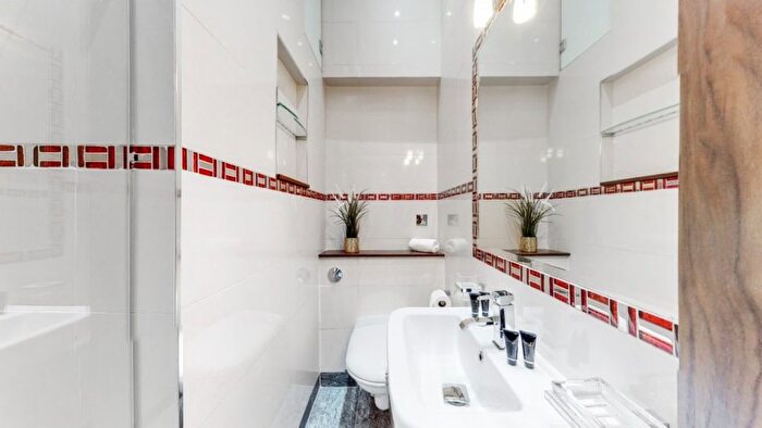 1 Bedroom Flat To Rent In Gloucester Place, London, W1U