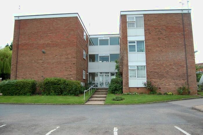 2 Bedroom Flat To Rent In Victoria Court, Oadby, Leicester LE2
