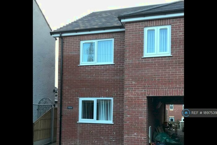 3 Bedroom Semi-Detached House To Rent In Clayton Road, Pentre Broughton, Wrexham, LL11