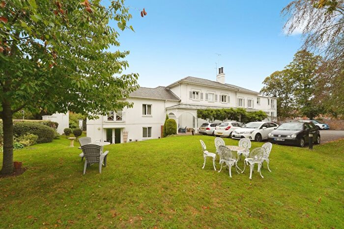 1 Bedroom Flat For Sale In Regency Gardens, Cheltenham, GL53