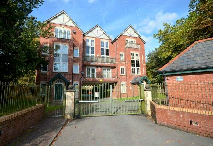 2 Bedroom Apartment To Rent In Lingfield Apartments, Whalley Range, Greater Manchester, M16