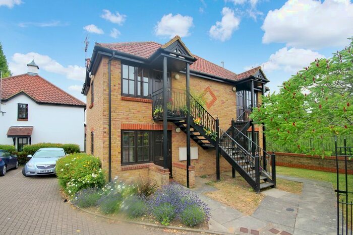 Studio To Rent In Loire Mews, Cravells Road, Harpenden, AL5