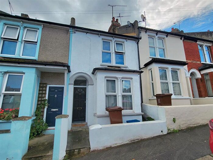2 Bedroom Terraced House To Rent In Castle Avenue, Rochester, ME1