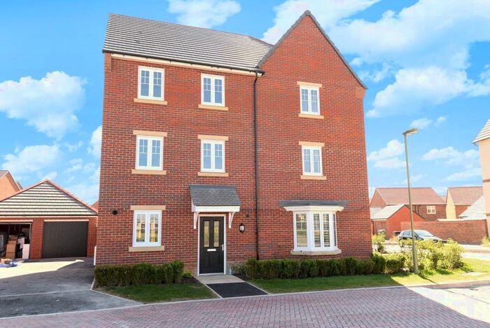 4 Bedroom Semi-Detached House To Rent In Didcot, Oxfordshire, OX11