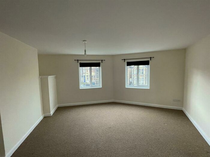 2 Bedroom Flat To Rent In Flat A Oldbury Court RoadFishpondsBristol, BS16