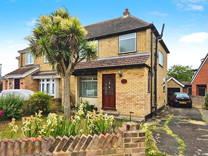 3 Bedroom Semi-Detached House For Sale In Rodings Avenue, Stanford-Le-Hope, SS17