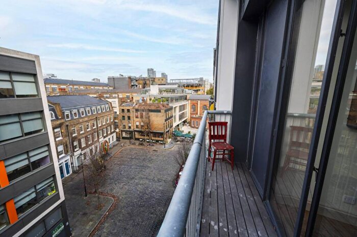 1 Bedroom Flat For Sale In St Johns Square, Clerkenwell, London, EC1V
