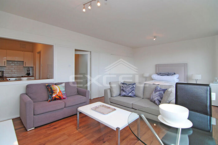 Apartment To Rent In Fitzjohn's Ave, Hampstead, NW3