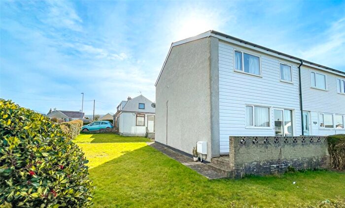 3 Bedroom Semi-Detached House For Sale In Y Grugan, Groeslon, Caernarfon, Gwynedd, LL54